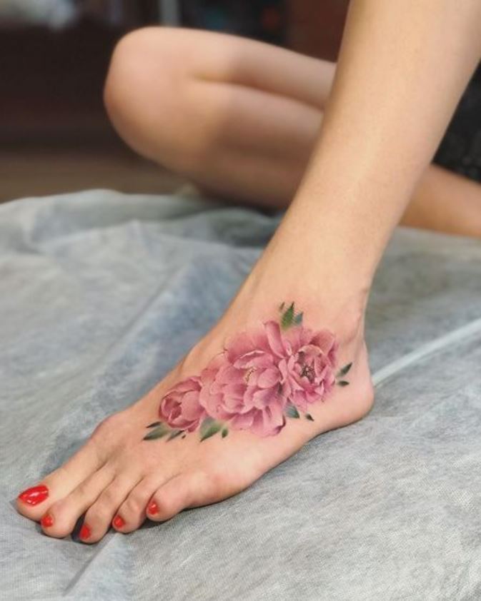 Tatouage Pivoines Roses Sur Le Pied 