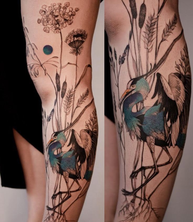 Tatouage Oiseau Femme Héron Et Fleurs 