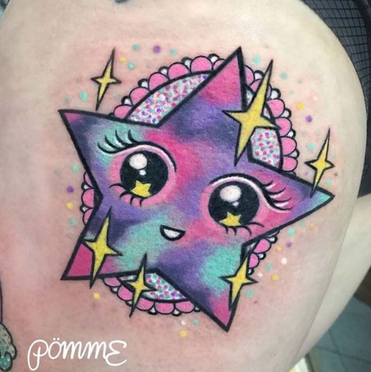 Tatouage étoile Fantaisie Sur La Cuisse 