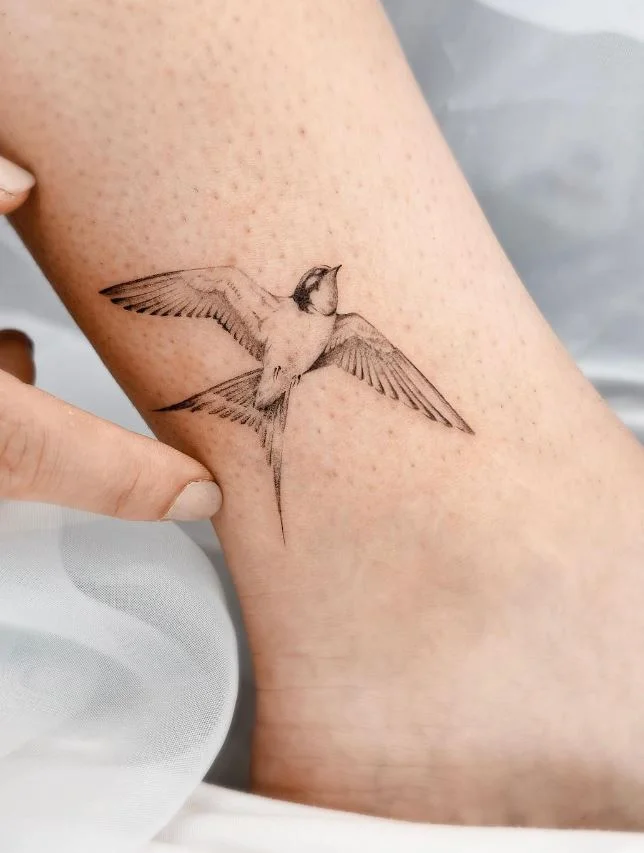 Tatouage Oiseau Femme Sur La Cheville