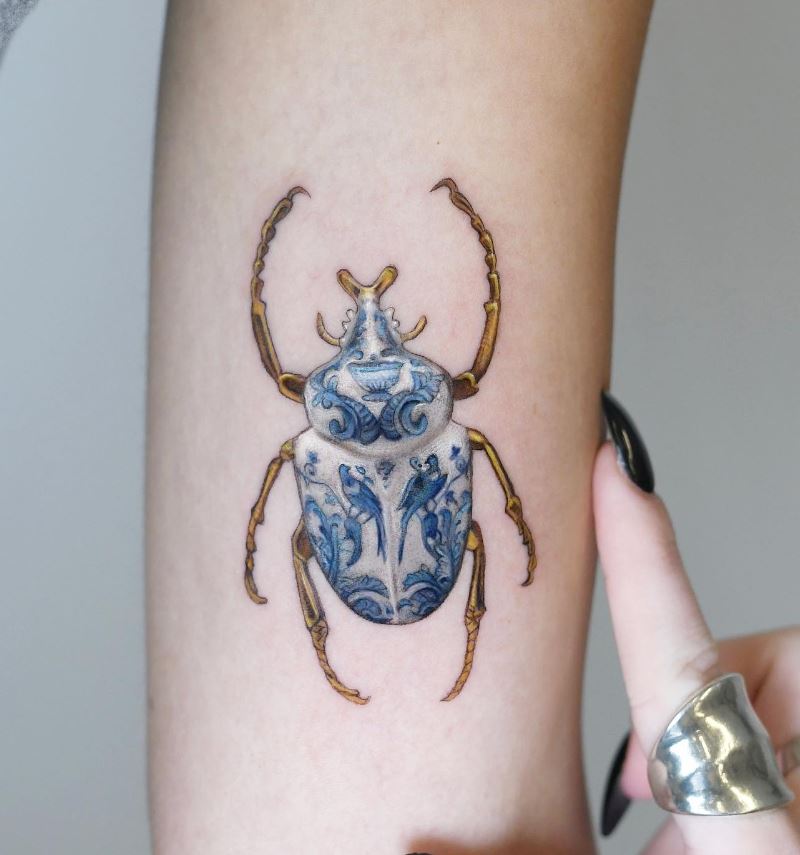  Tatouage Bijou égyptien Scarabée Sur Le Bras 