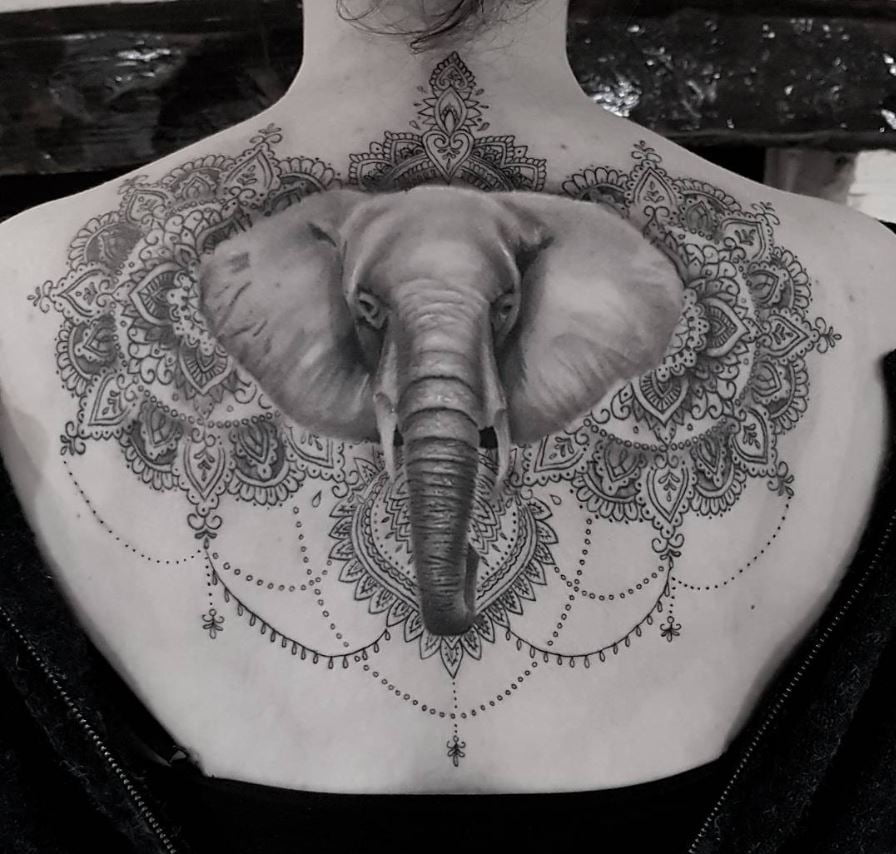 Tatouage Tête D'éléphant Et Mandalas à Bijoux 