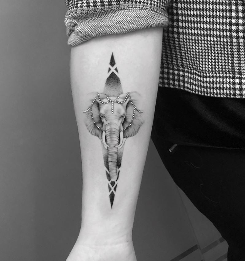  Tatouage éléphant Graphique à Bijoux