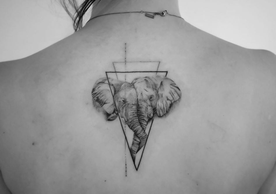 Tatouage Duo D'éléphants Géométriques 