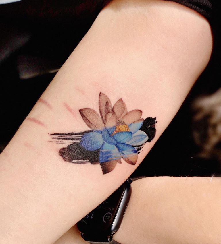  Tatouage Fleur De Lotus Brossée 