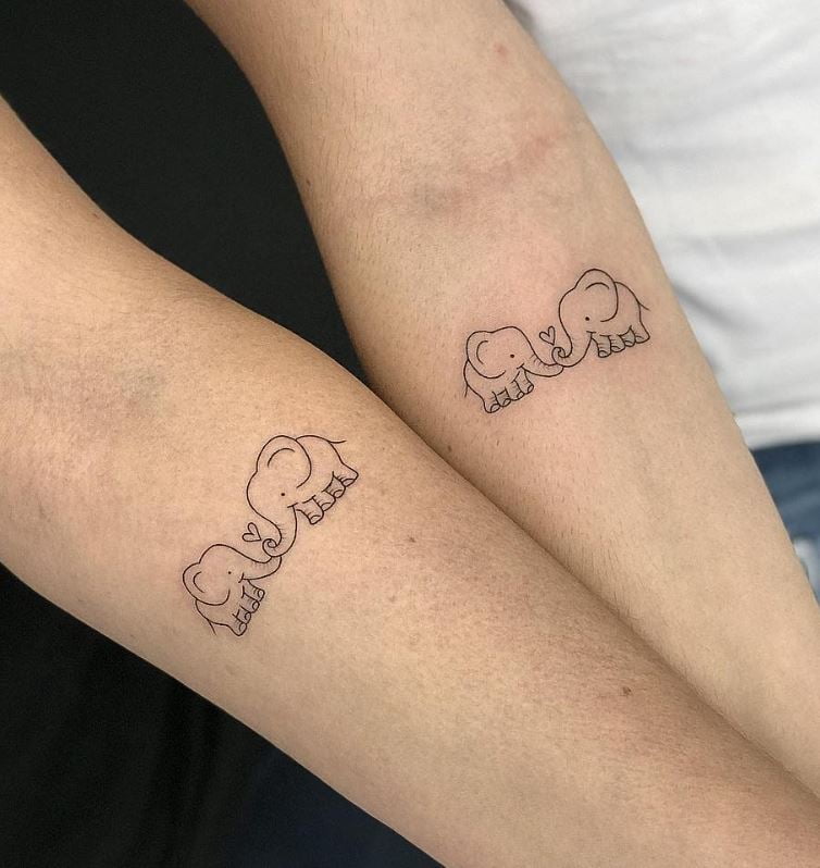 Tatouage Duo D'éléphants Et Cœur 