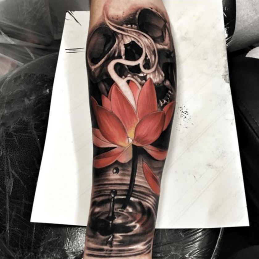 Tatouage Fleur De Lotus Et Crâne