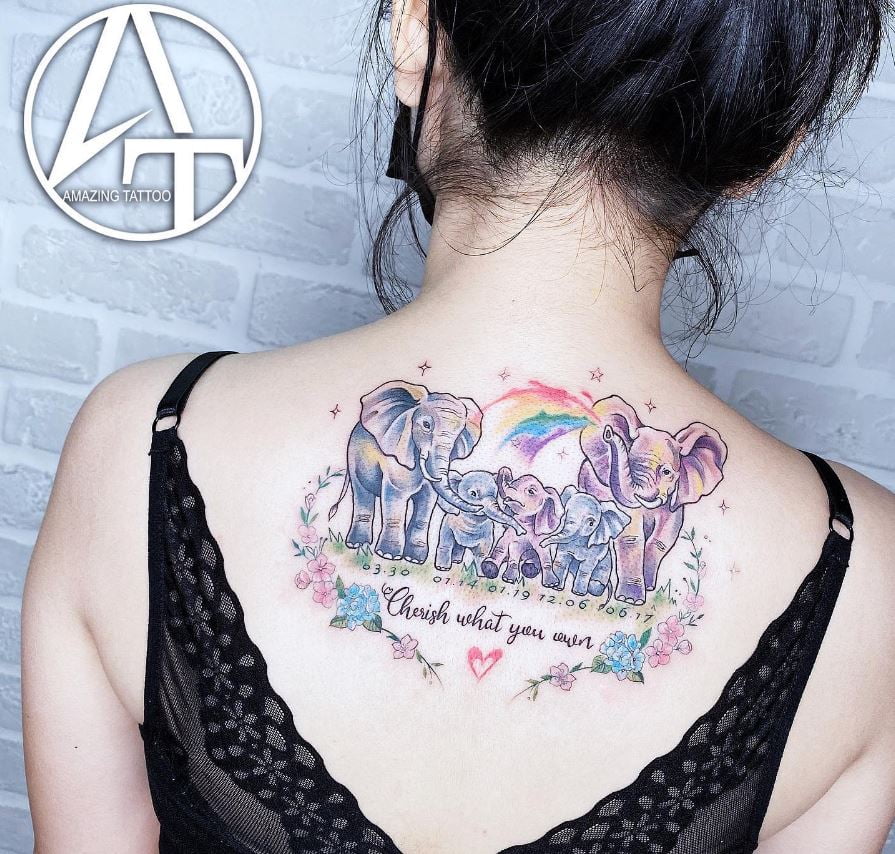 Tatouage Famille D'éléphants Et Lettrage 