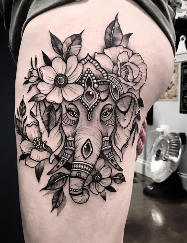 Tatouage éléphant à Bijoux Et Fleurs 