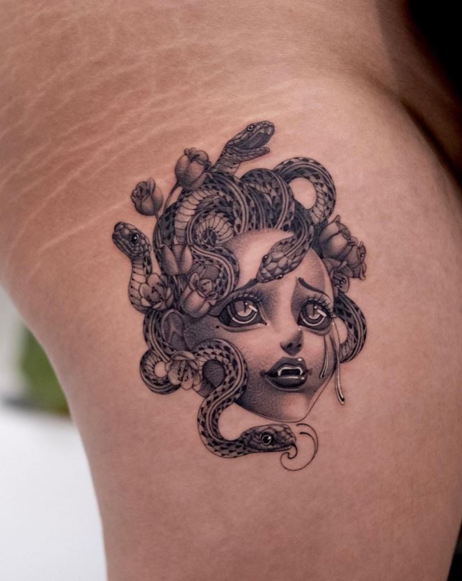 Tatouage Medusa Poupée 