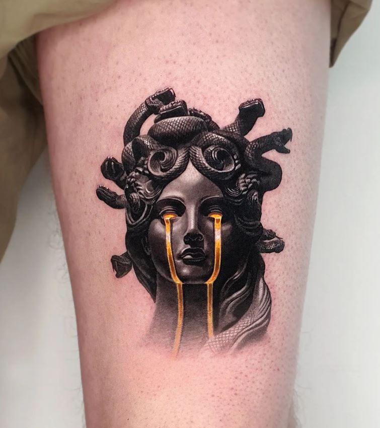 Tatouage Medusa En Pleurs