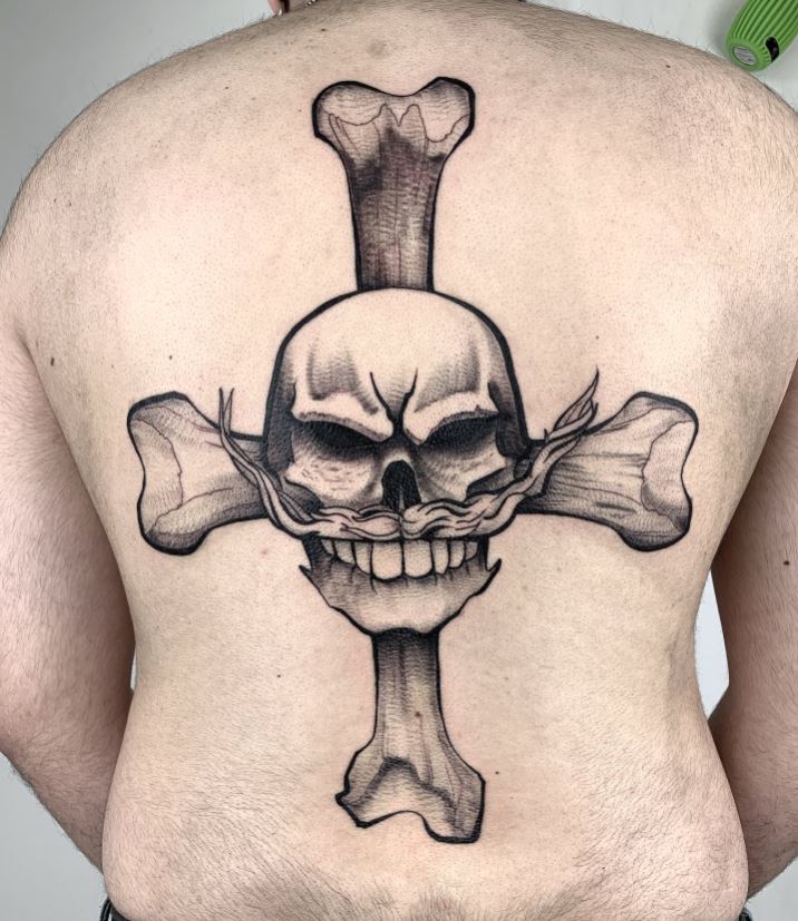 Tatouage One Piece Barbe Blanche 