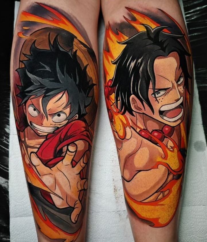 Tatouage One Piece Ace Et Luffy Sur Les Mollets 