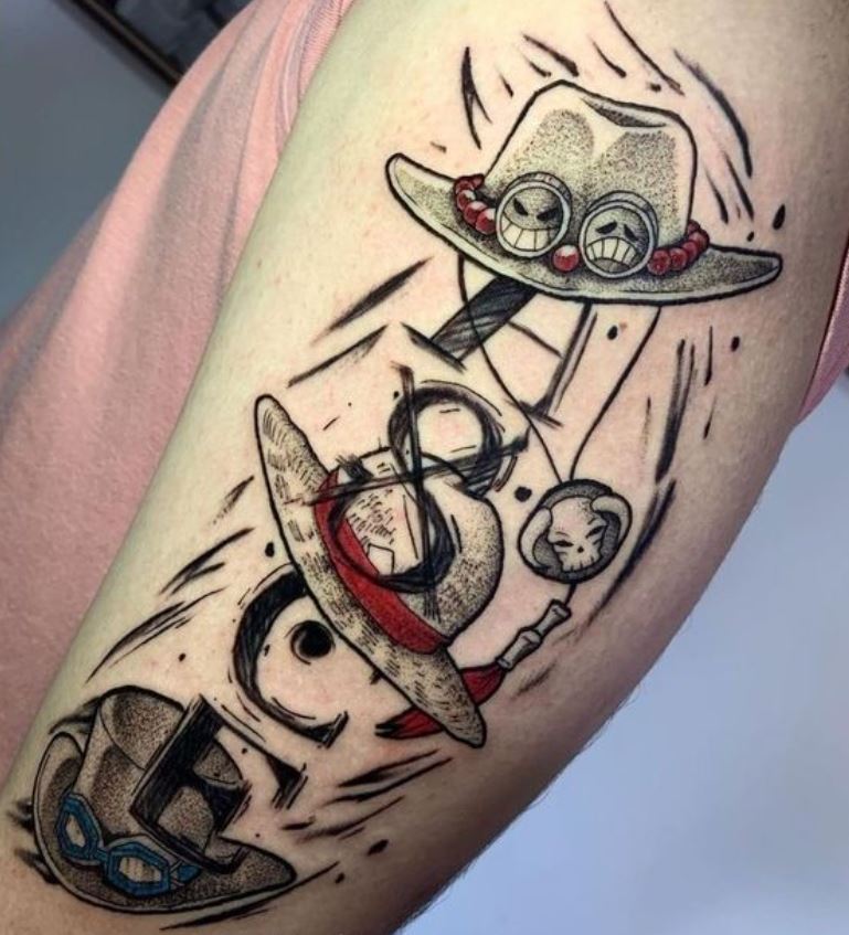 Tatouage One Piece Trois Chapeaux Et Lettrage 