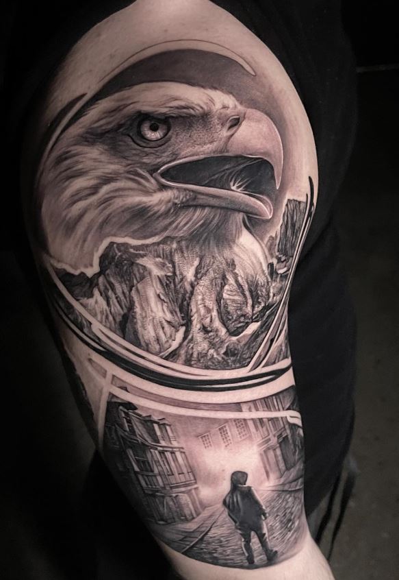 Tatouage Haut Du Bras Homme Et Aigle 