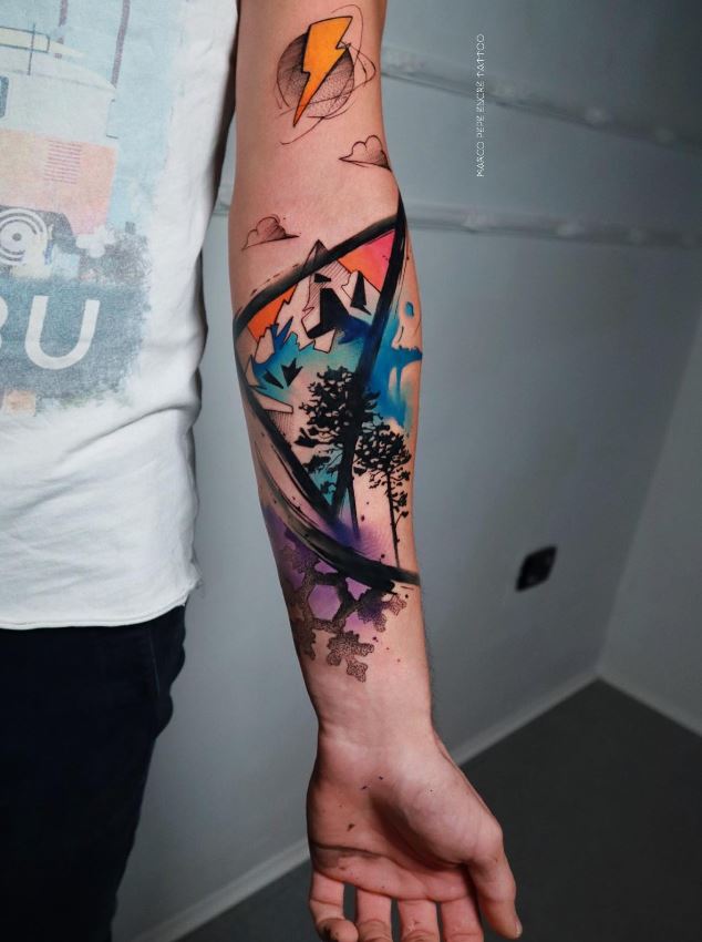 Tatouage Avant Bras Homme Montagne Destructurée 