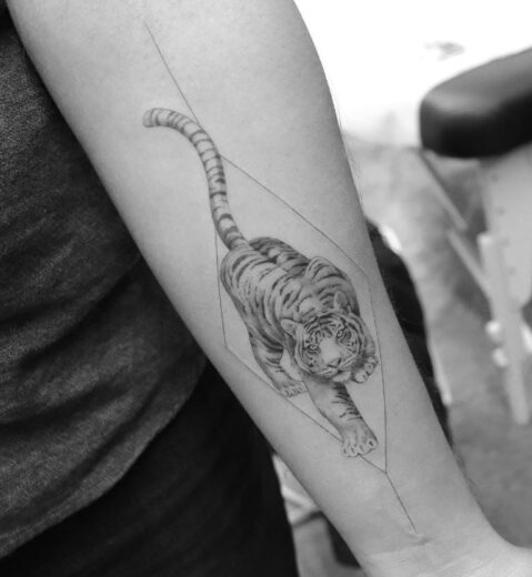 Tatouage Tigre Minimalistenull