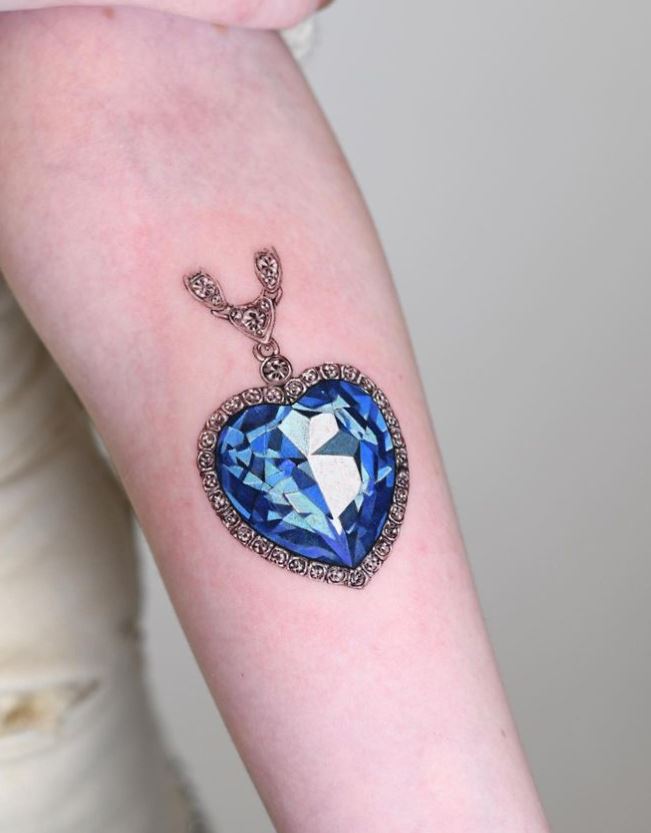 Tatouage Diamant Bleu Cœur De L'océan 