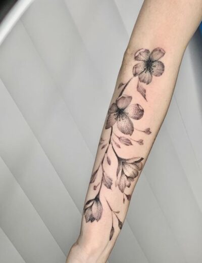 Tatouage Fleur De Cerisier Japonais Noir Et Blanc