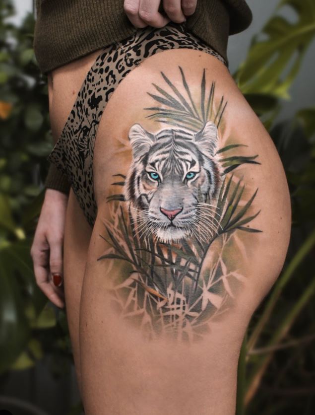 Tatouage Tigre Blanc Et Feuilles 