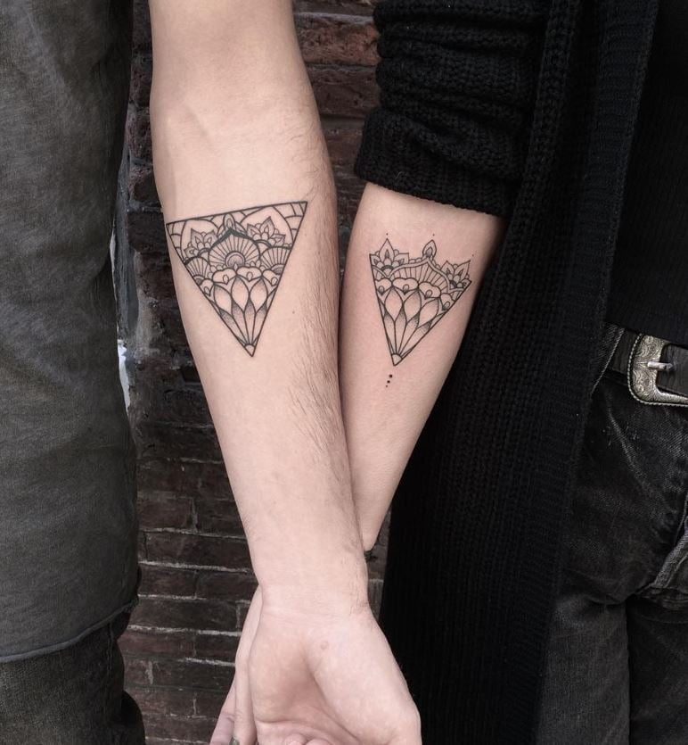 Tatouage Frère Et Sœur Triangle Et Mandala 