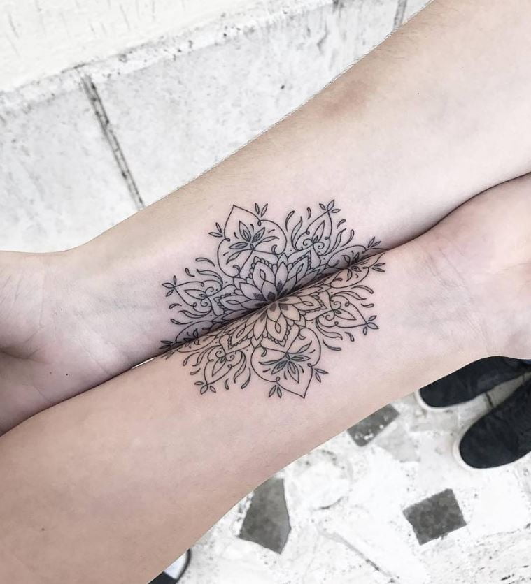 Tatouage Mandalas Complémentaires Entre Meilleures Amies 