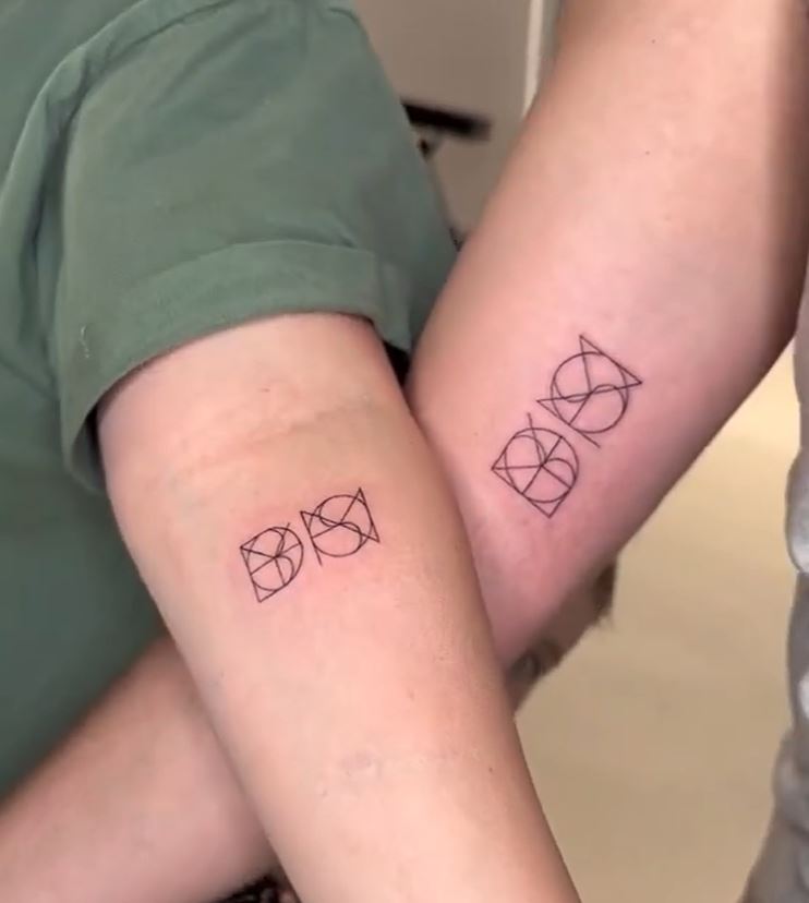 Tatouage Frère Et Sœur Prénoms En Monogramme 