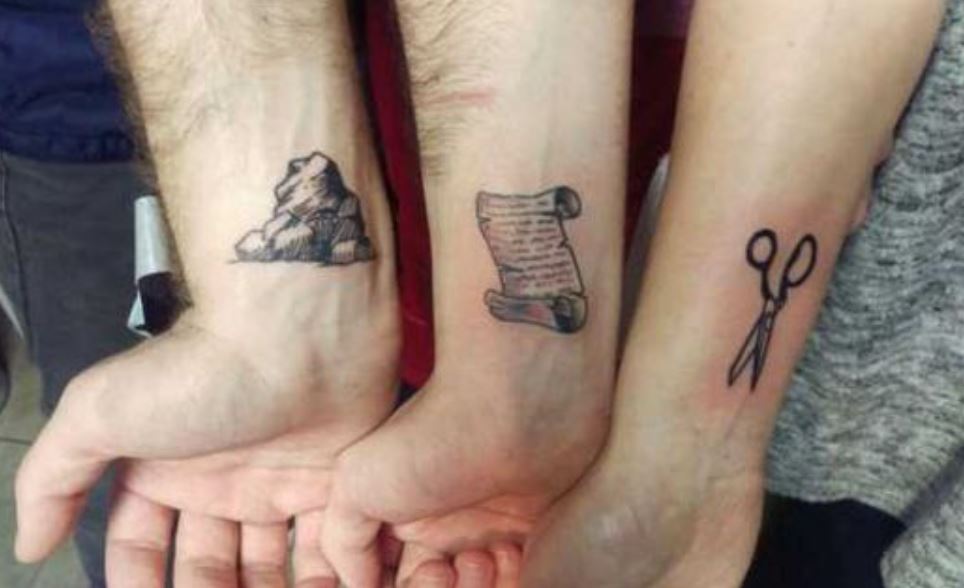 Tatouage Jeu Convivial De Frère Et Sœur 