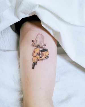 Tatouage Moto Femme Discretnull