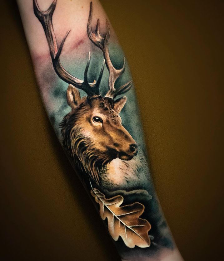 Tatouage Profil De Cerf Et Feuille