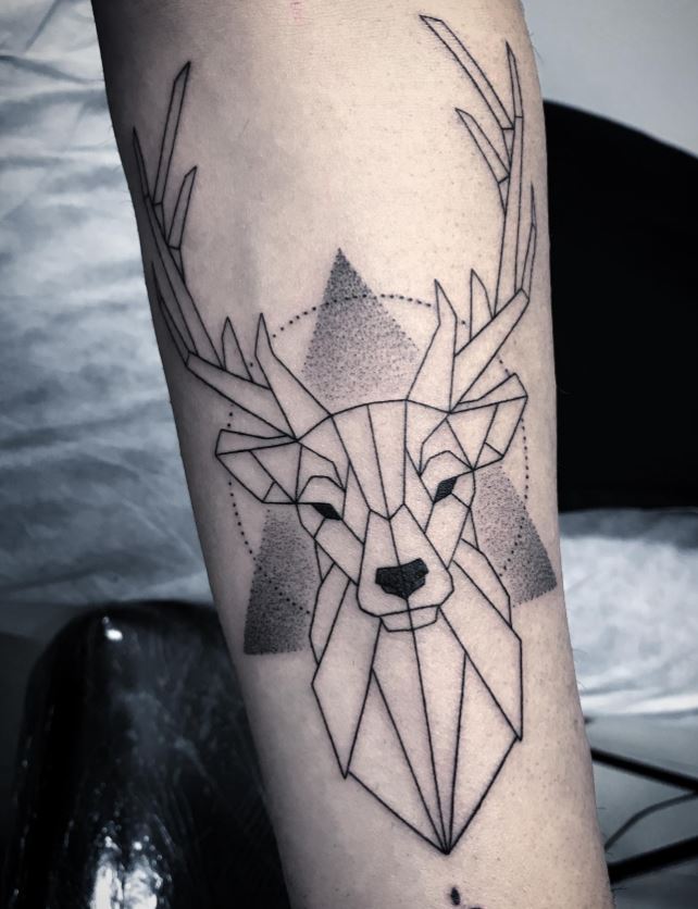 Tatouage Cerf Géométrique En Dots 