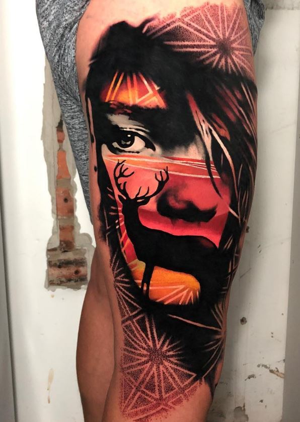 Tatouage Cerf Graphique Et Visage De Femme 