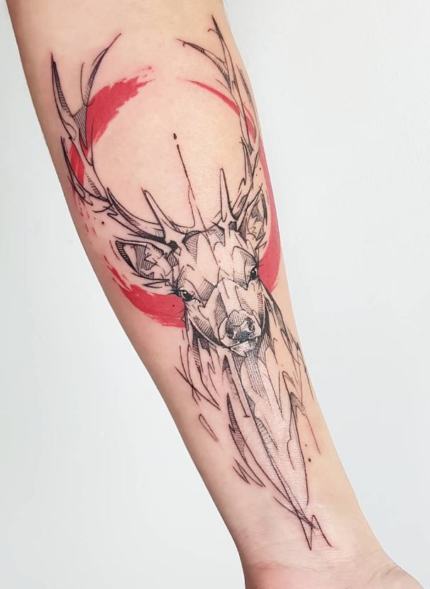 Tatouage Cerf Abstrait Sur L'avant Bras 