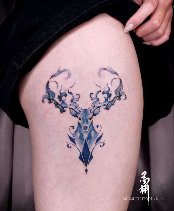 Tatouage Cerf Bleu En Arabesque 