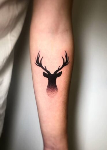 Tatouage Cerf Realiste