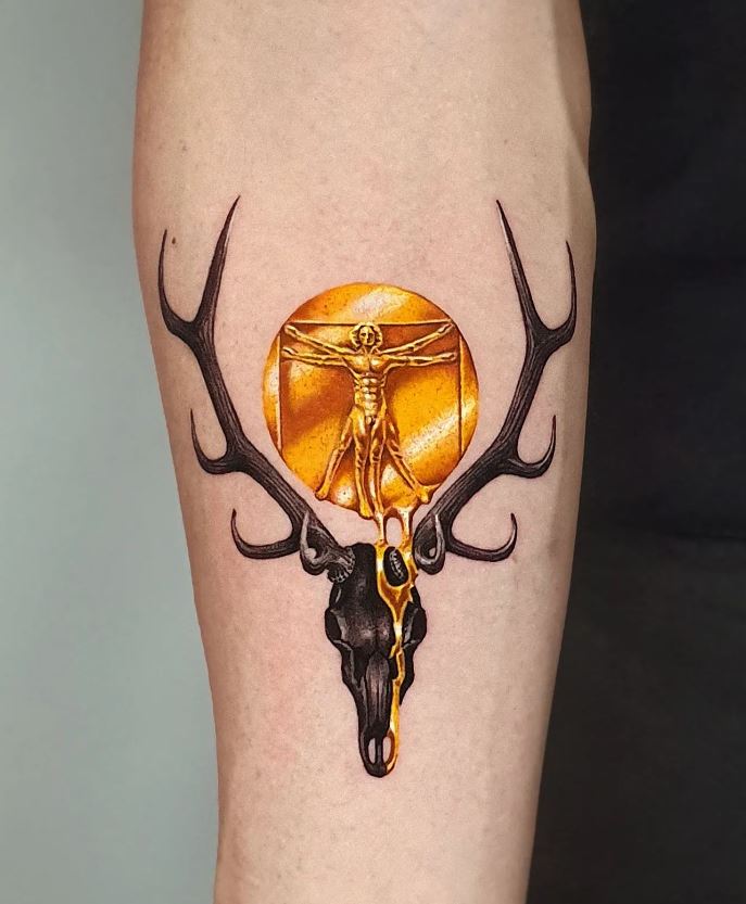 Tatouage Crâne De Cerf Et Homme De Vitruve 