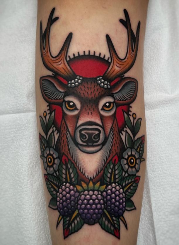 Tatouage Old School Cerf Et Baies