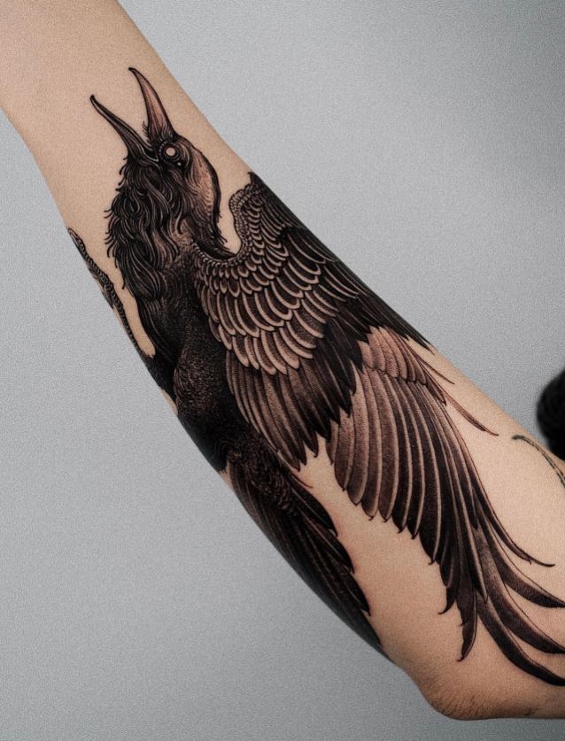 Tatouage Avant Bras Homme Corbeau Noir Et Gris 