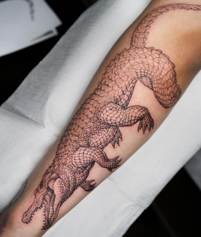 Tatouage Avant Bras Crocodile Affamé Pour Homme 