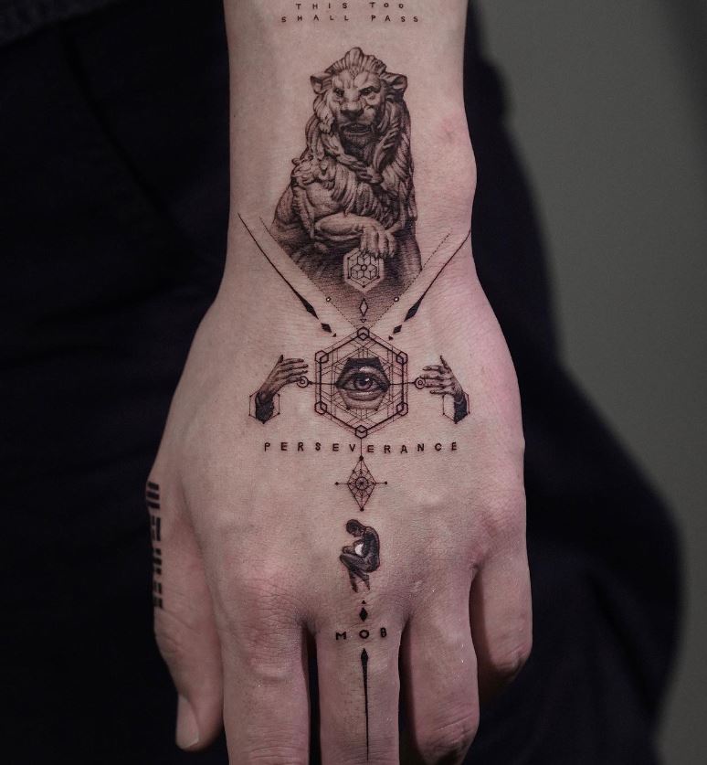 Tatouage œil De La Persévérance Sur Main Homme 